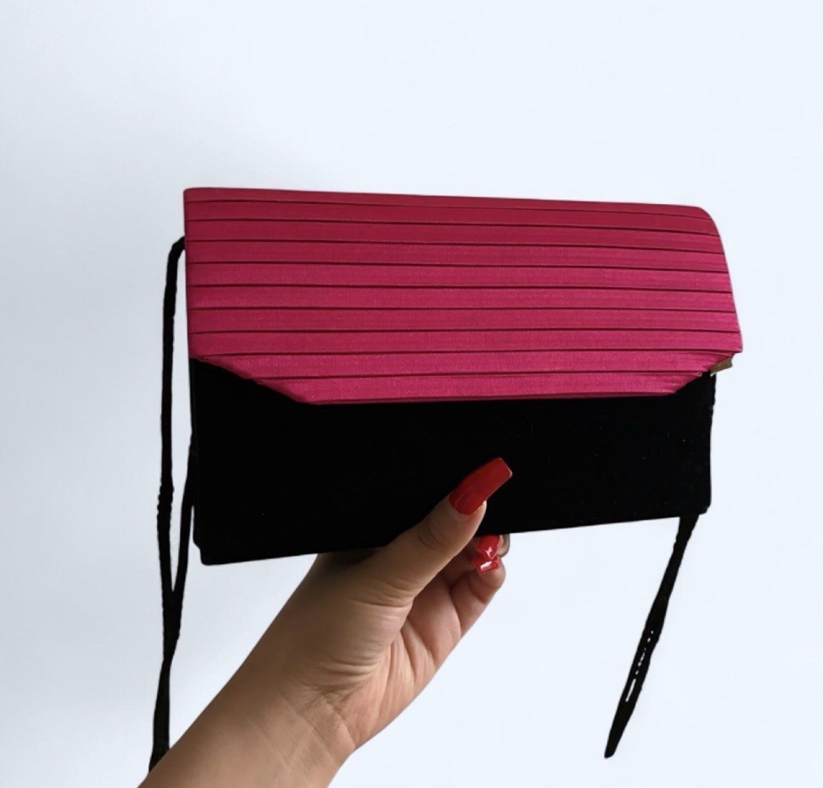 Caryl Brill Red/Black Pleated Shoulder Bag Snap Closure Gold Hardware Small VTG