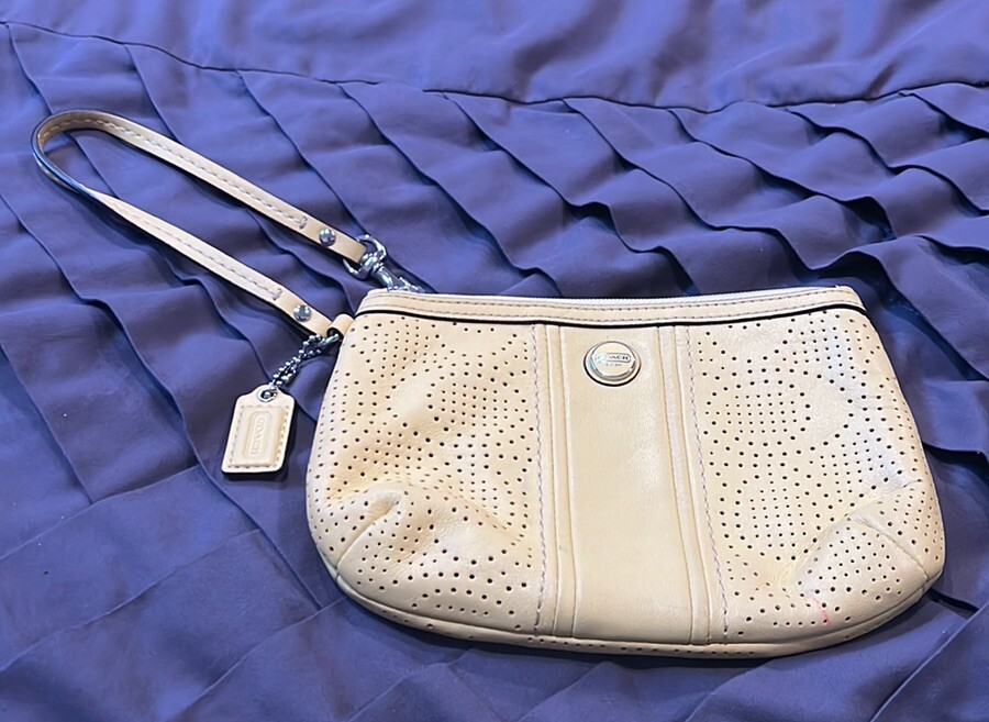 Coach Yellow Leather Wristlet Clutch Coin Purse Womens Barely Used
