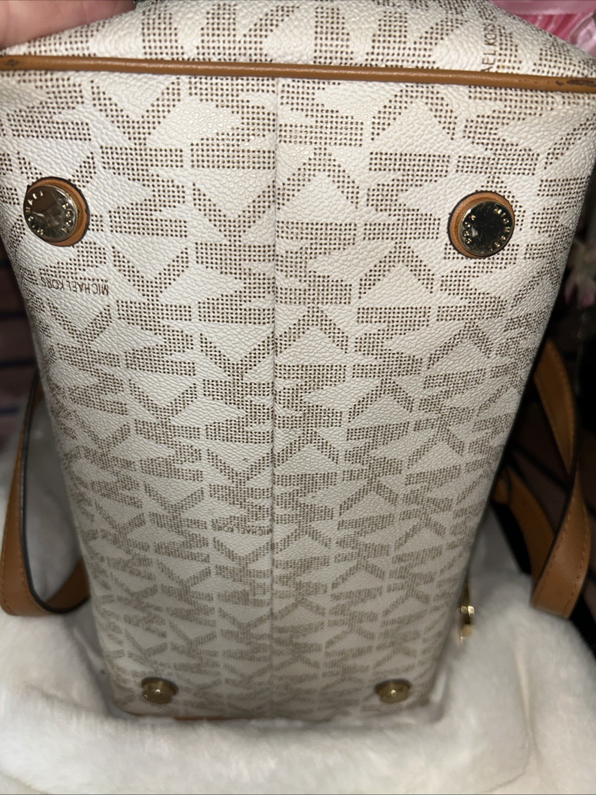 Large Michael Kors Grayson Signature Bag Cream Color Boston Shaped Gold Hardwar