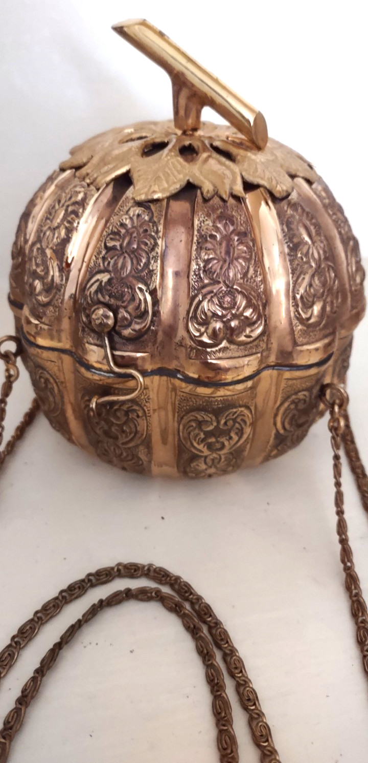 NeimanMarcus Brass pumpkin styled purse with label 4.75″Wx5.5″H 2 chain straps