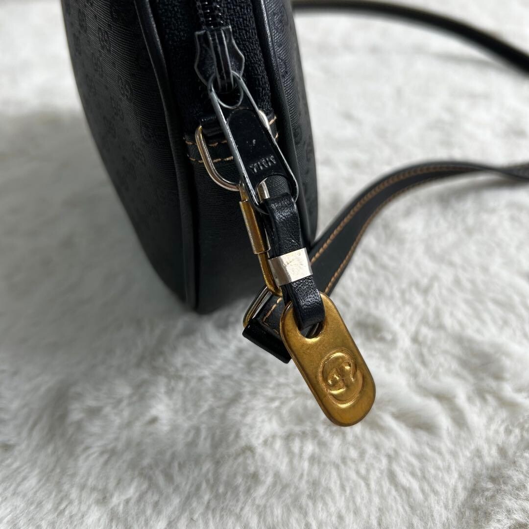 GUCCI Shoulder bag GG Supreme Authentic From Japan