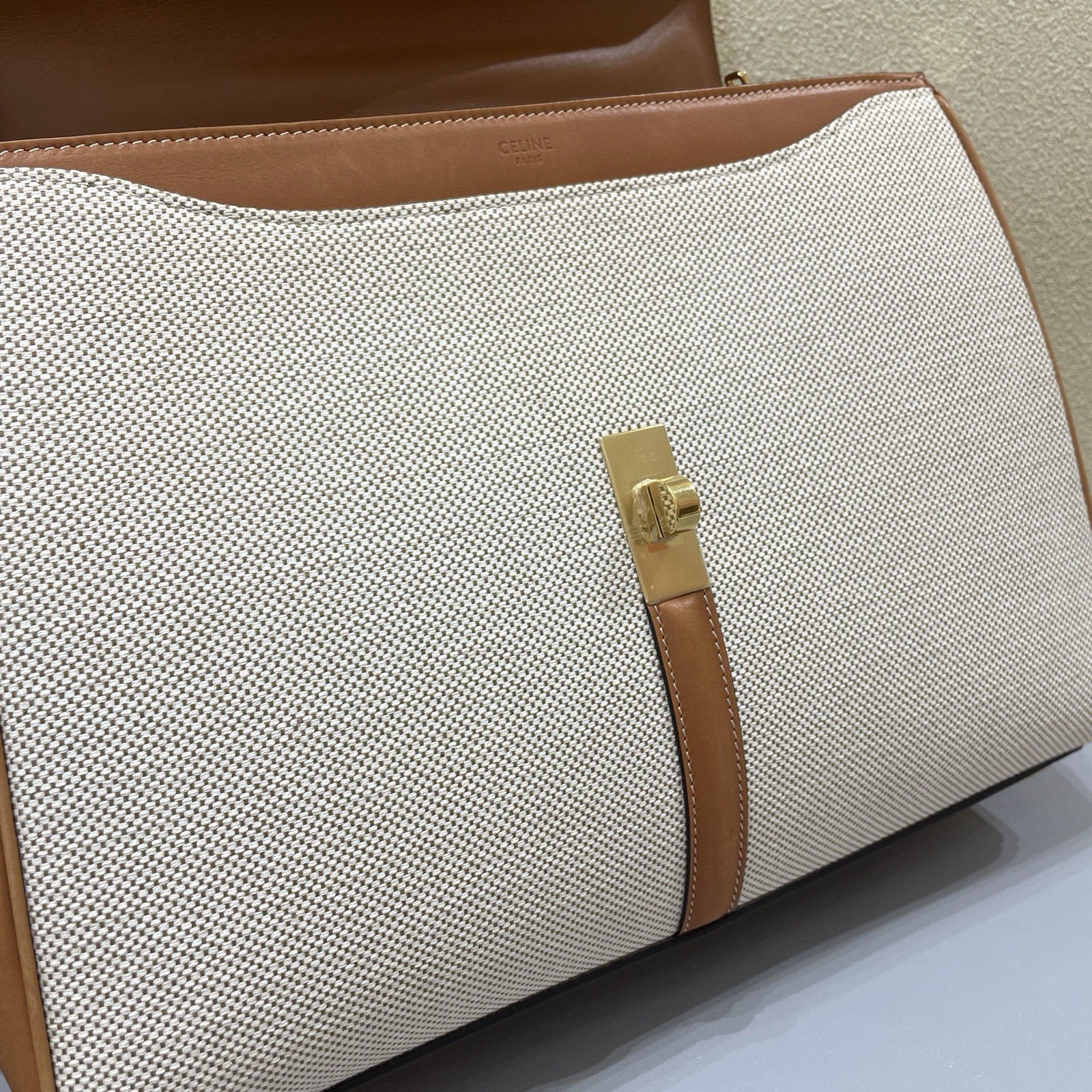 Celine Sac 16 leather handbag Very good Condition