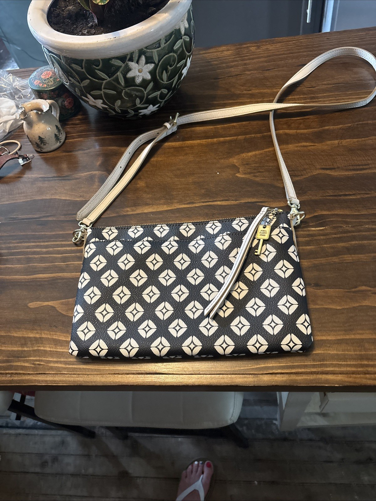 Fossil black and cream geometric print small flat crossbody purse Flat bag NWOT