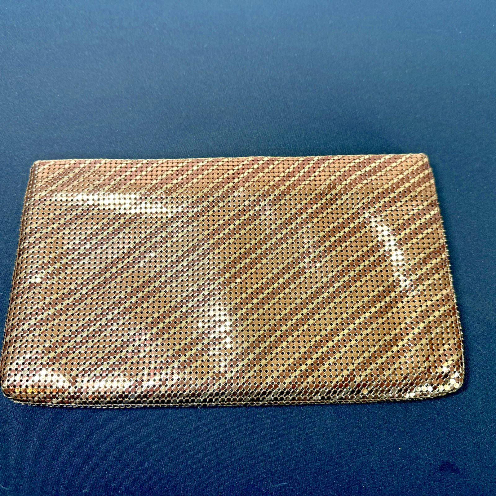 WHITING & DAVIS Gold Mesh Zippered Clutch 10 ” W – 5.75 ” T. MINT & GORGEOUS
