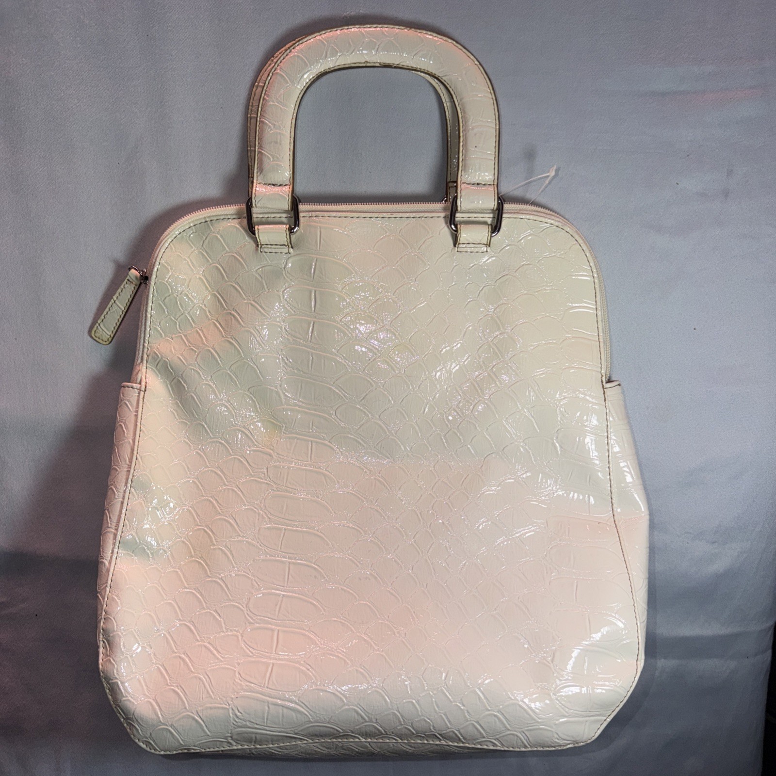 Vintage Attention White crocodile-embossed Faux leather bag with silver hardware