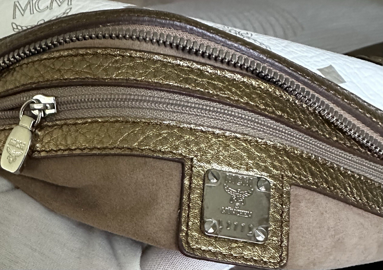 Auth MCM Limited Ed White Princess Lion Papillon Barrel Boston Shoulder Bag Ex