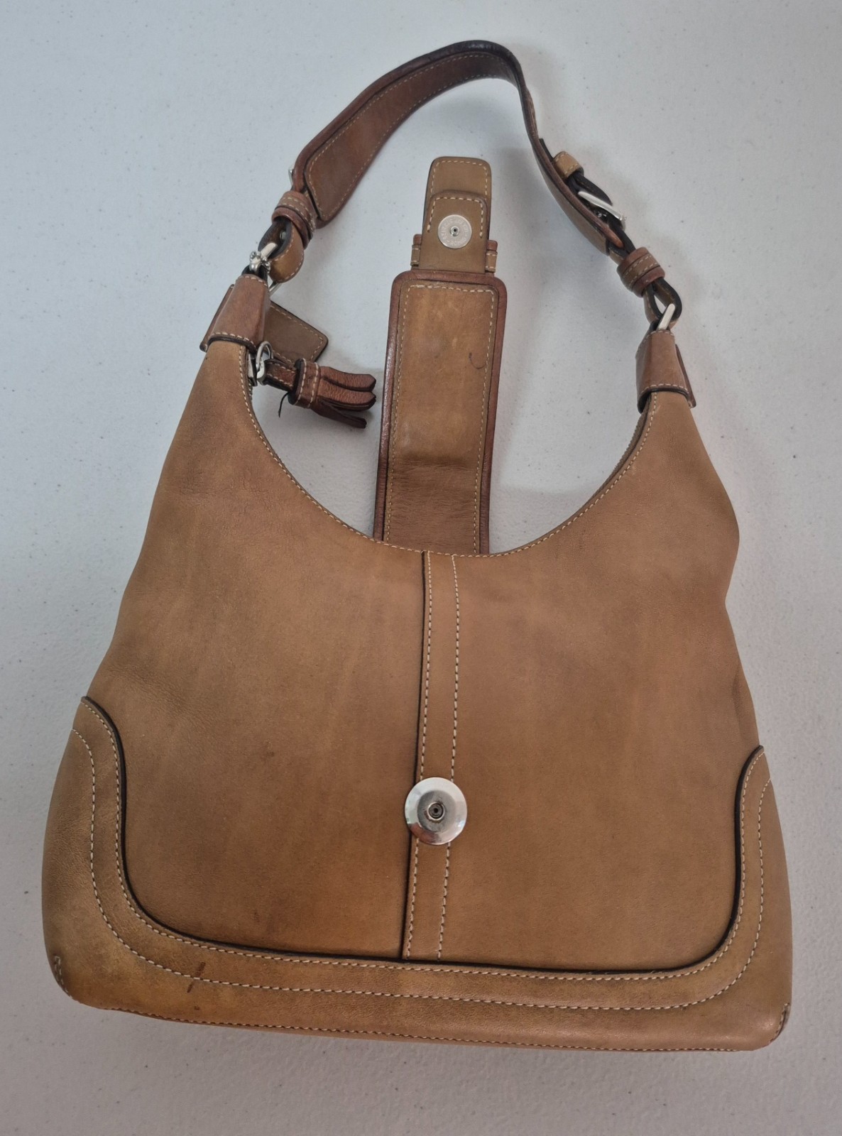 Vtg Coach #7462 Hamptons Soho Leather Buckle Hobo Shoulder Bag Camel Tan 2004