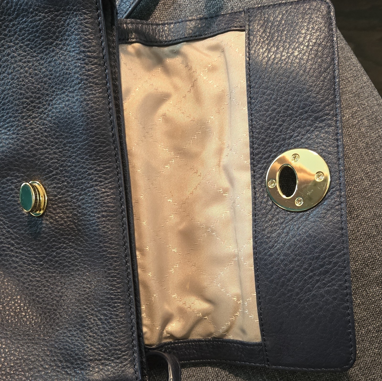 Talbots Navy Pebbled Crossbody Bag Turn Lock Zip Gold Hardware Beige Lined
