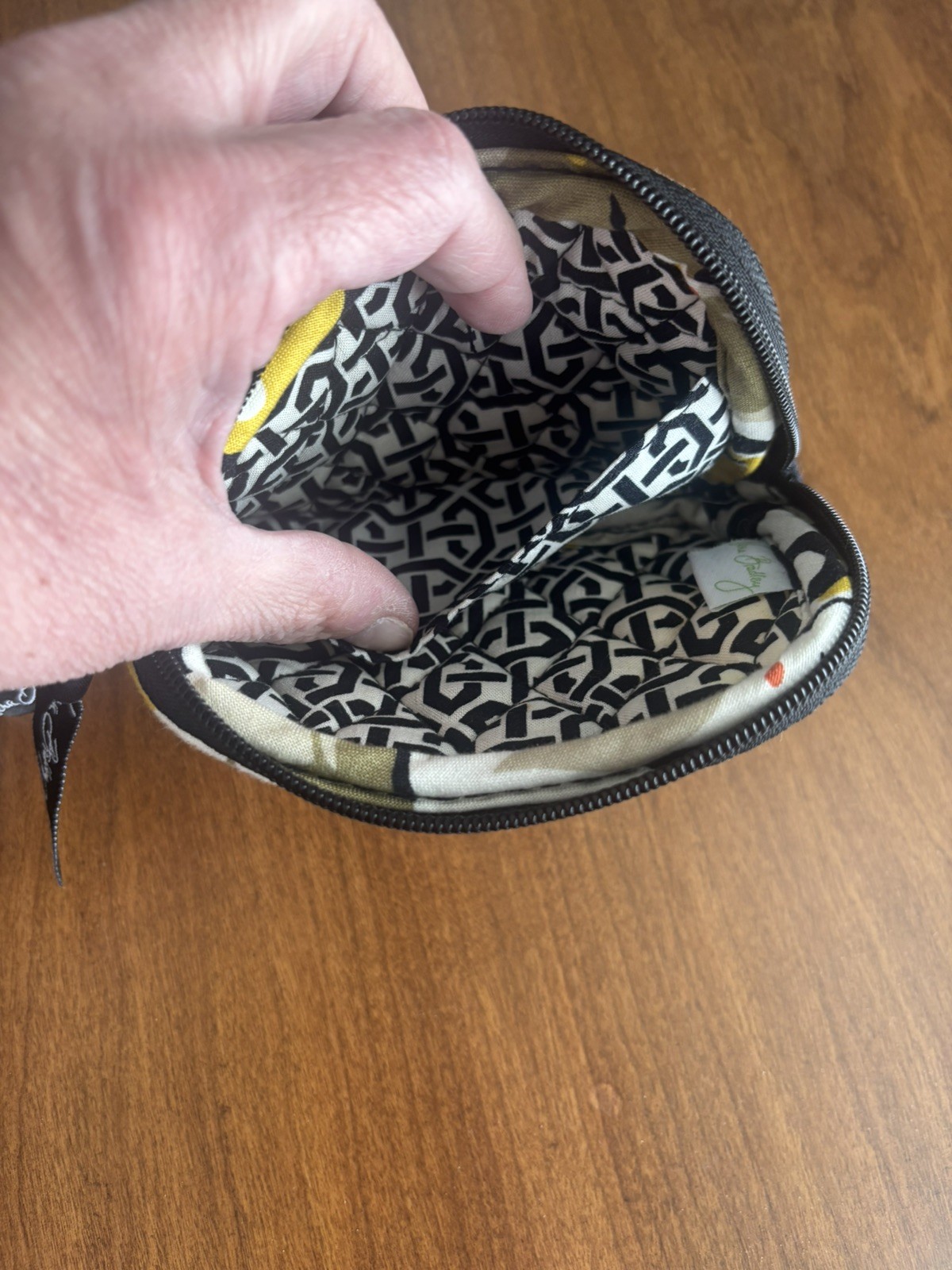 Vera Bradley Tech Case Dogwood Excellent Condition. No strap.