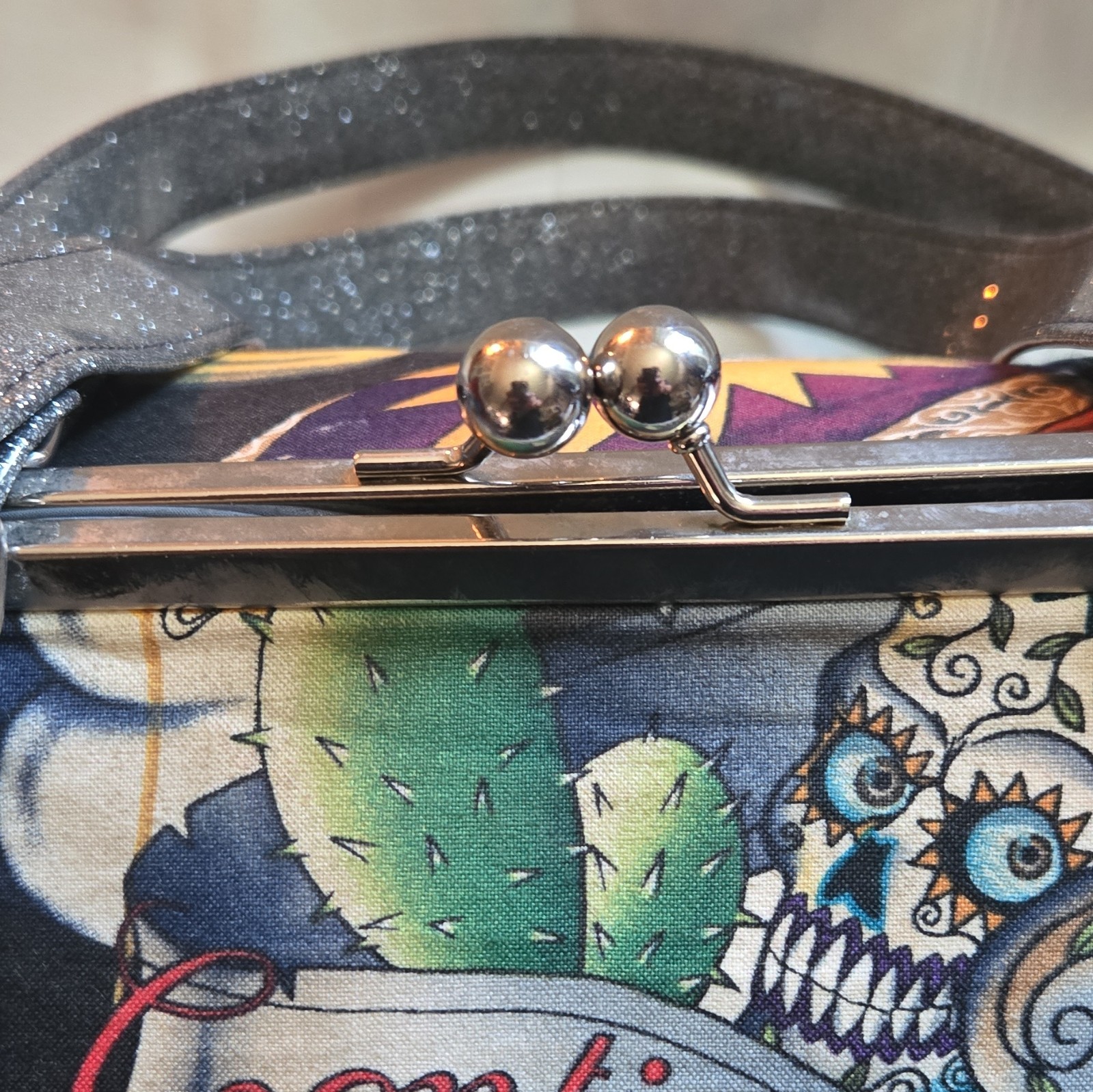 Contigo Multicolor Skull Graphic Print Satchel Top Handle Kiss Lock Zip Studs