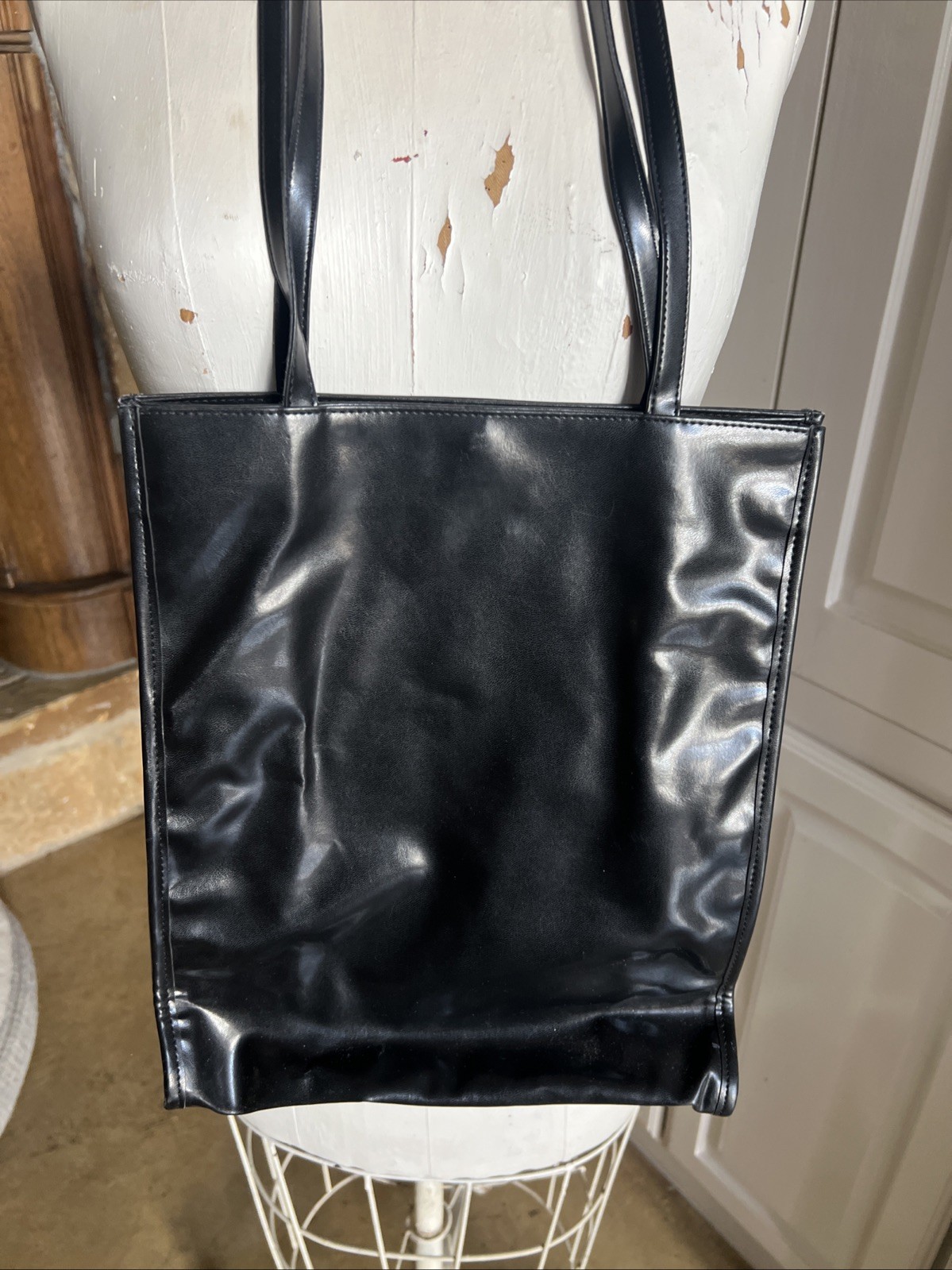 Authentic LUTCI Parisian Magazine Tote Handbag Purse Red- Art by Anna Silvey HTF