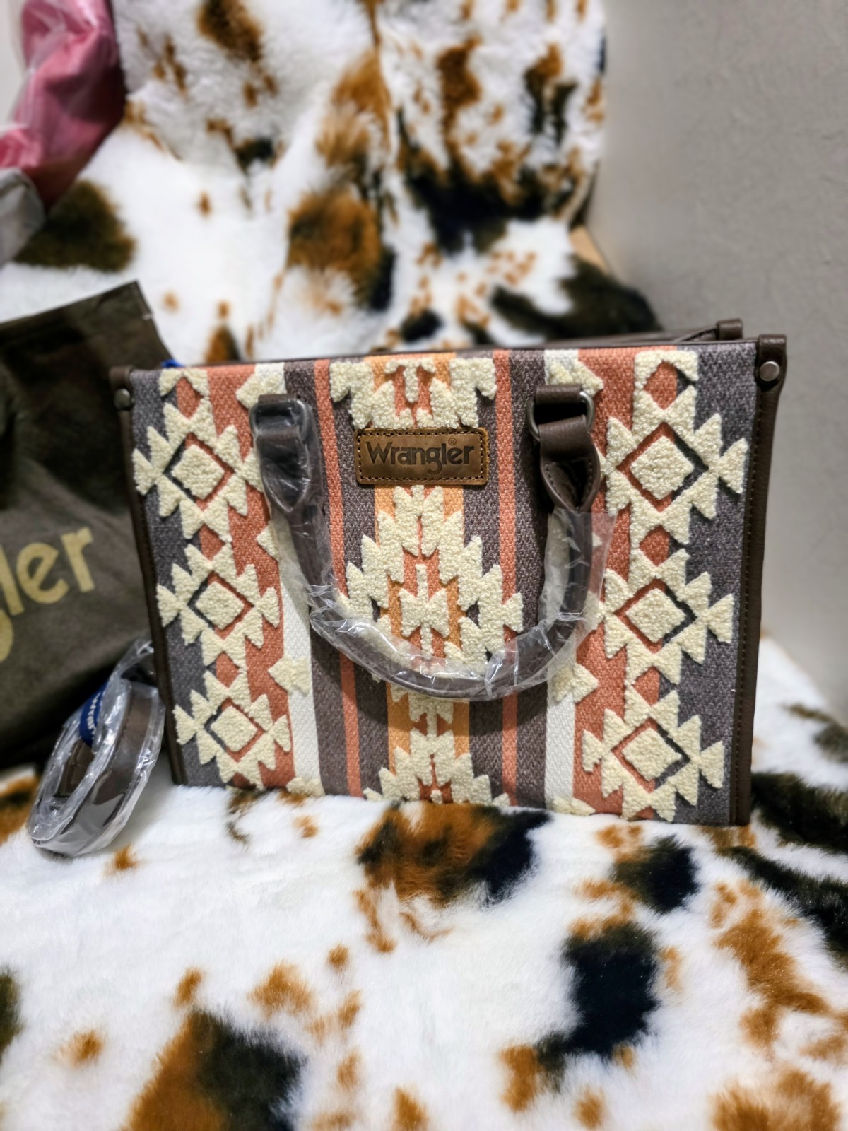 Wrangler Chenelle Tote Bag Crossbody Aztec Top Handled Bag