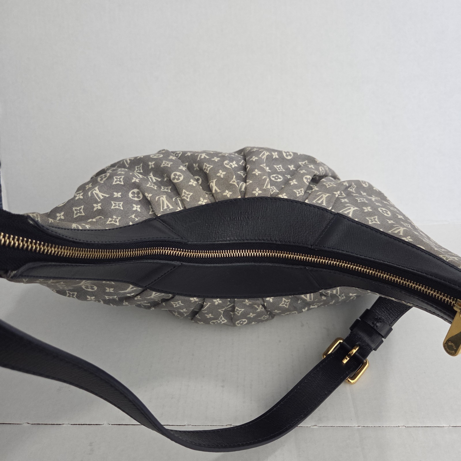 Louis Vuitton Mini Lin Monogram Baggy GM Hobo Shoulder Bag – Gray/Blue