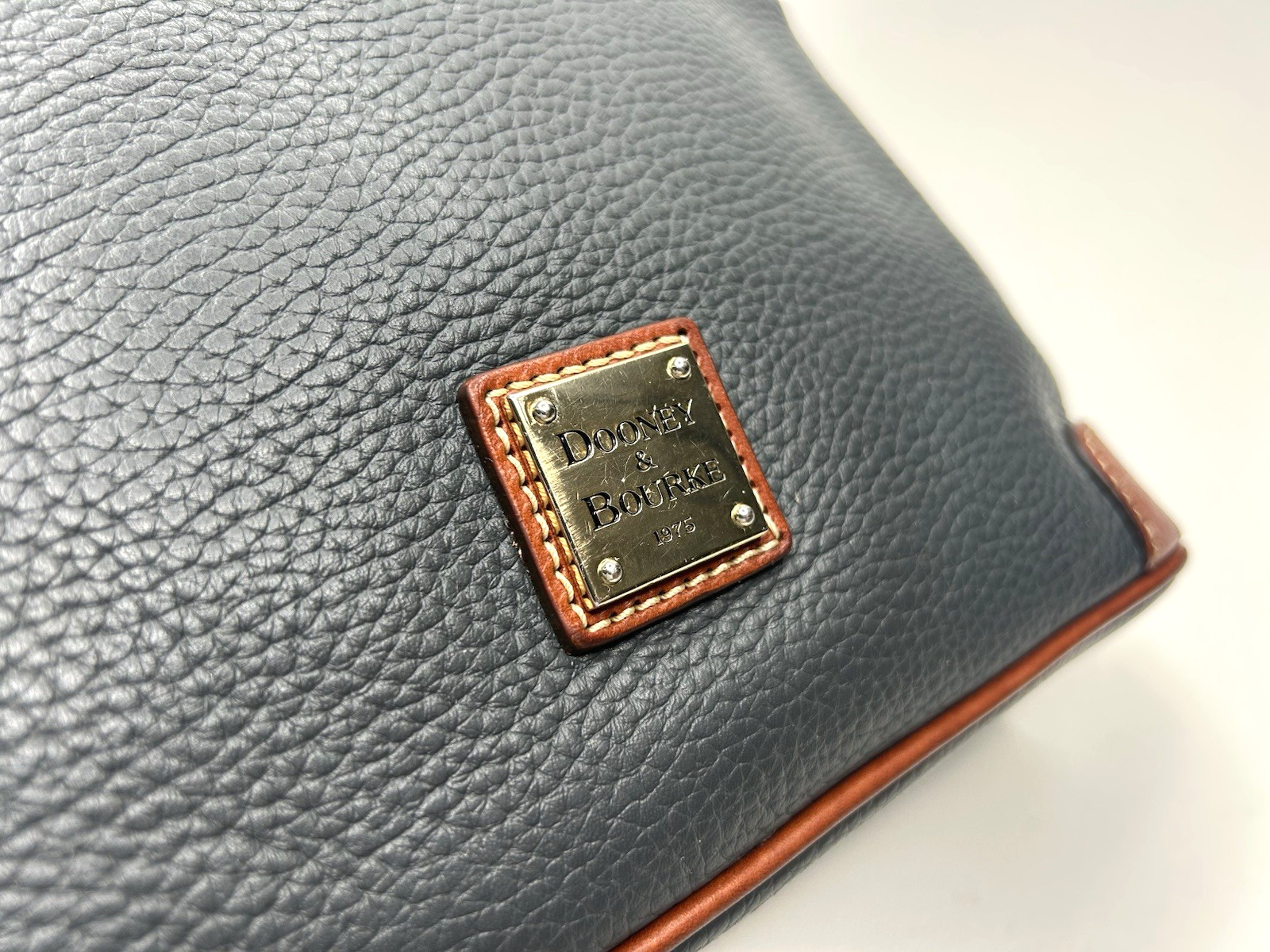 DOONEY & BOURKE Pebble Grain Crossbody DARK GRAY