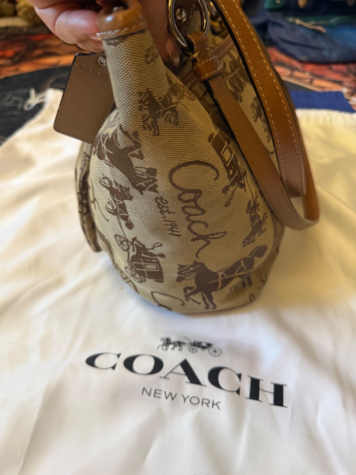 Coach F14665 Horse & Carriage Jacquard Leather Shoulder Tote Hangtag EUC