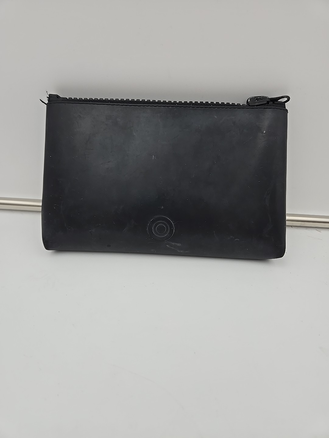 HUNTER Rubber Zip Pouch NO STRAP 7.5 In x 4.5 In x 1 In USED