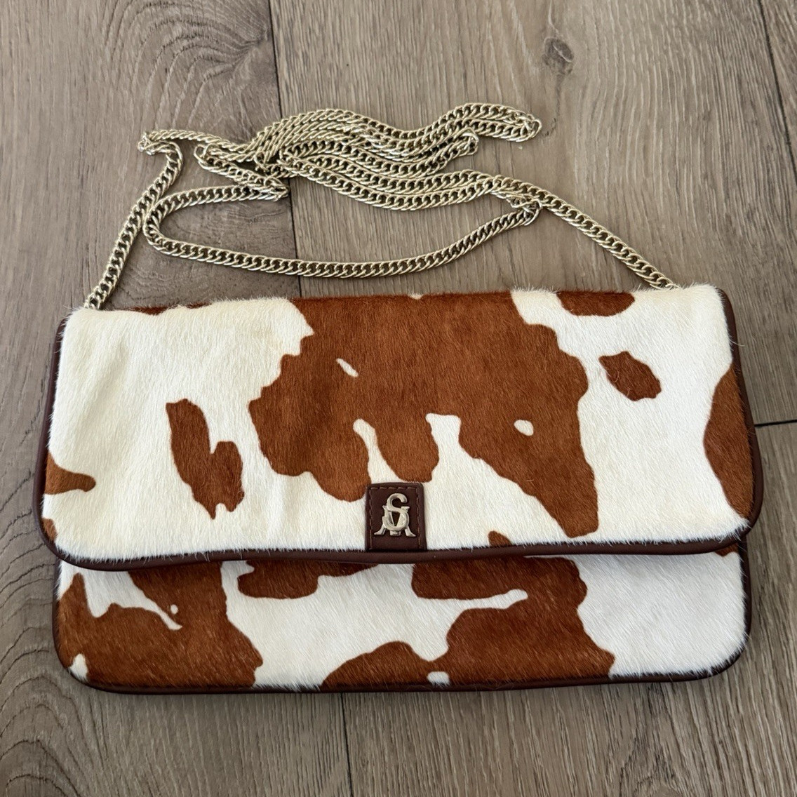 Steve Madden Brown/White Cow Print Crossbody Bag Gold Chain Turn Lock Pockets