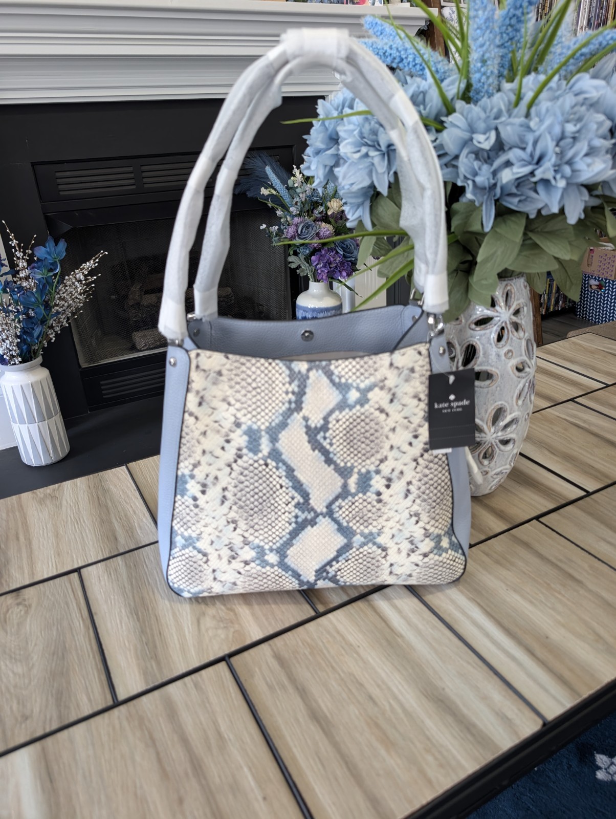 NWT KATE SPADE LEILA SNAKE EMBOSSED MEDIUM TRIPLE COMPARTMENT SHOULDER BAG