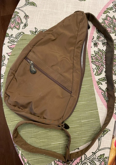 AmeriBag 15″ Microfiber Healthy Back Bag Ergonomic Crossbody Sling