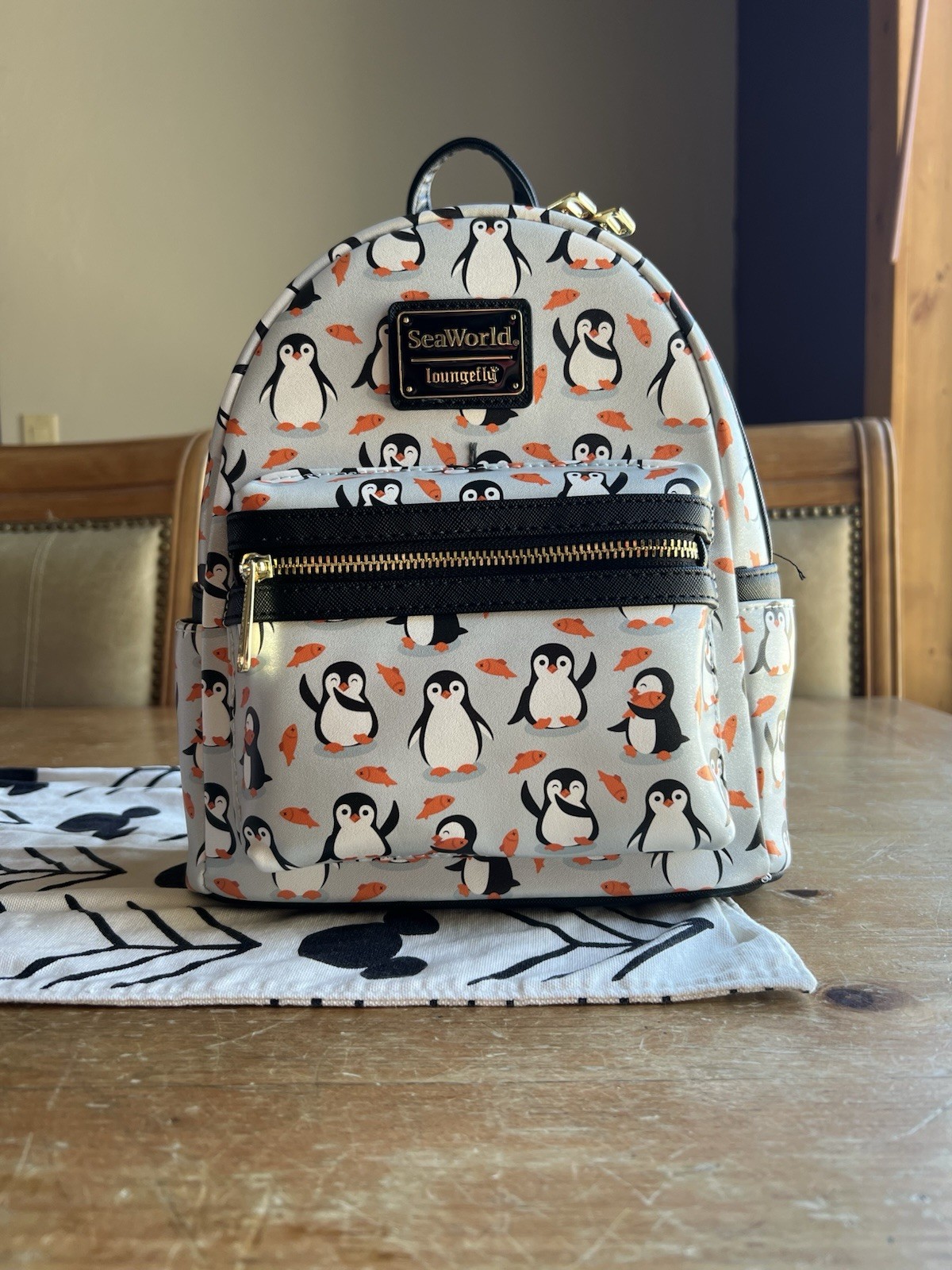SeaWorld Loungefly Mini Backpack Penguin Print NWT Shoulder Bag Exclusive