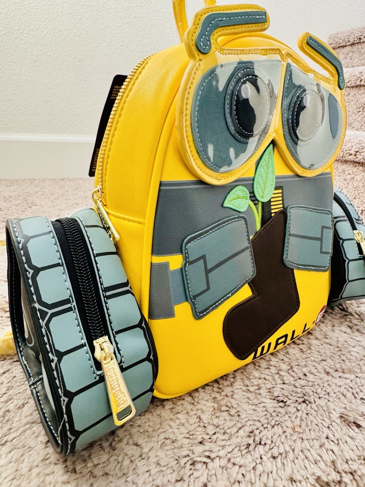 Loungefly Disney Pixar Wall-E Mini Backpack Plant Boot Sprout WallE New