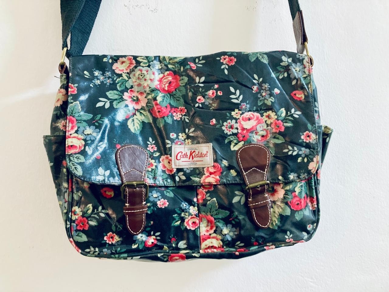 Stylish floral crossbody bag, durable, spacious, perfect everyday use chic look!