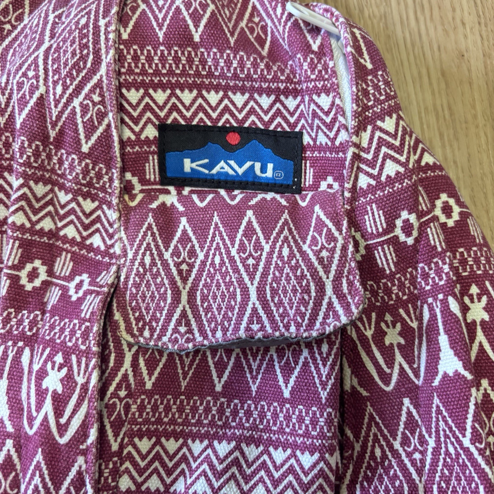 Kavu Slingpack Sling Bag Burgundy White Aztec Ropalooza Rope Bag! Boho