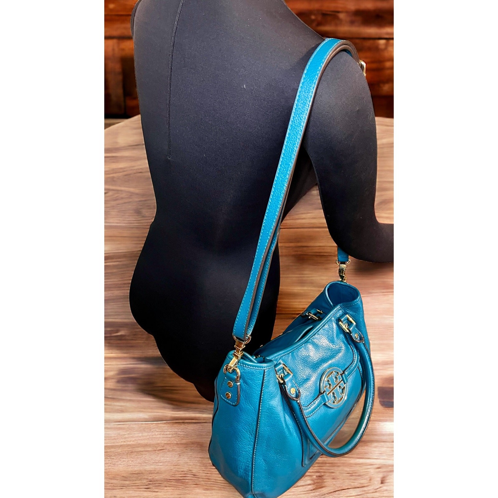 Tory Burch Amanda Classic Handle Hobo Bag