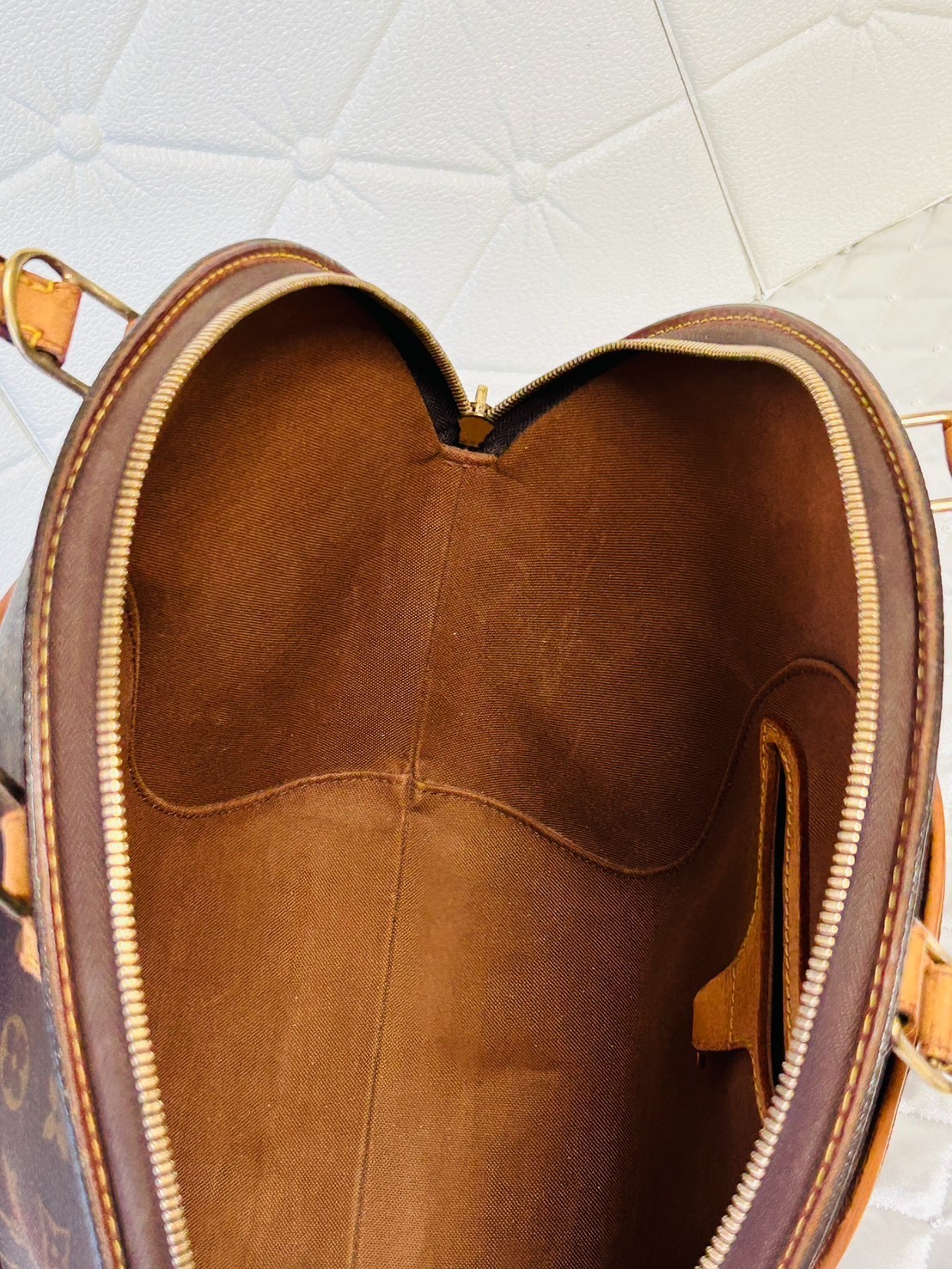 Louis Vuitton Ellipse MM Monogram Handbag M51126 Brown Top Handle Bag LV