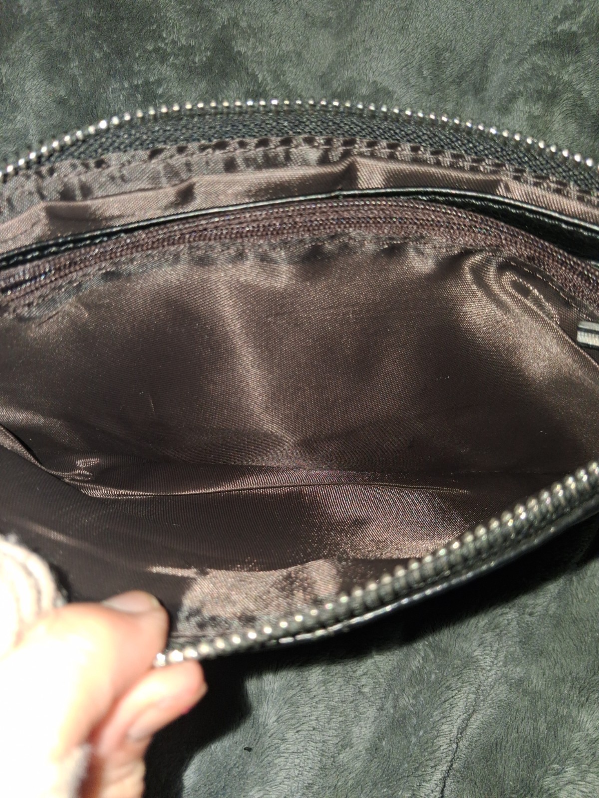 Lecxci Black Pebbled Crossbody Wristlet Wallet Zip Closure Inner Pockets
