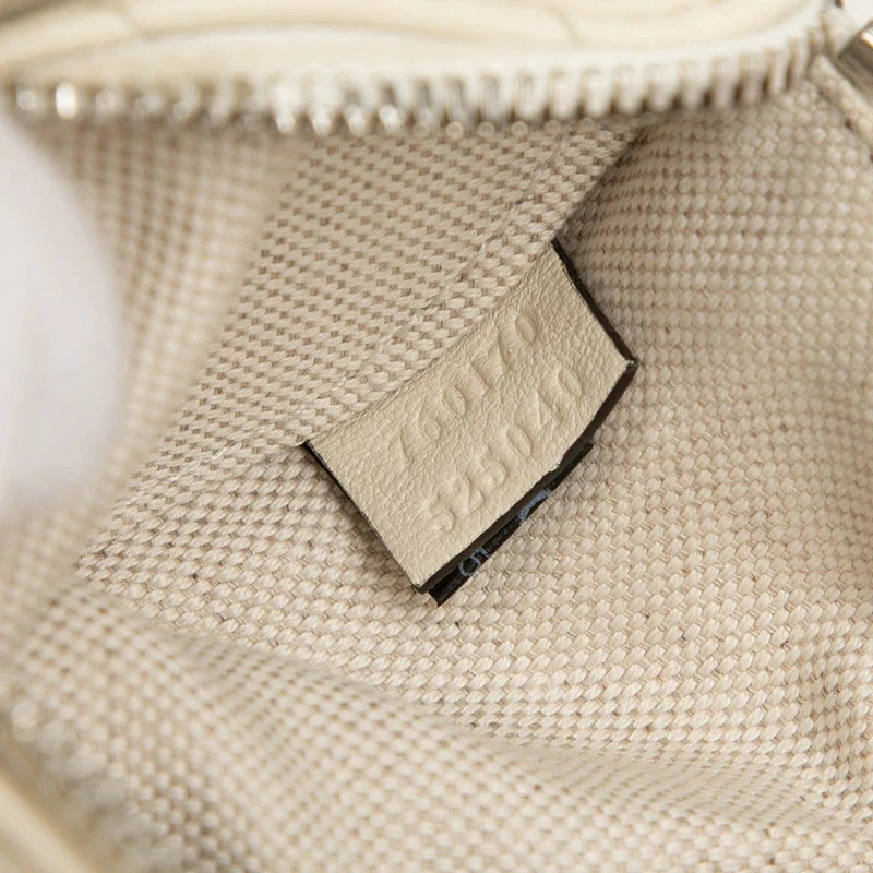 Gucci Blondie Shoulder Bag 760170 White Leather Women’s