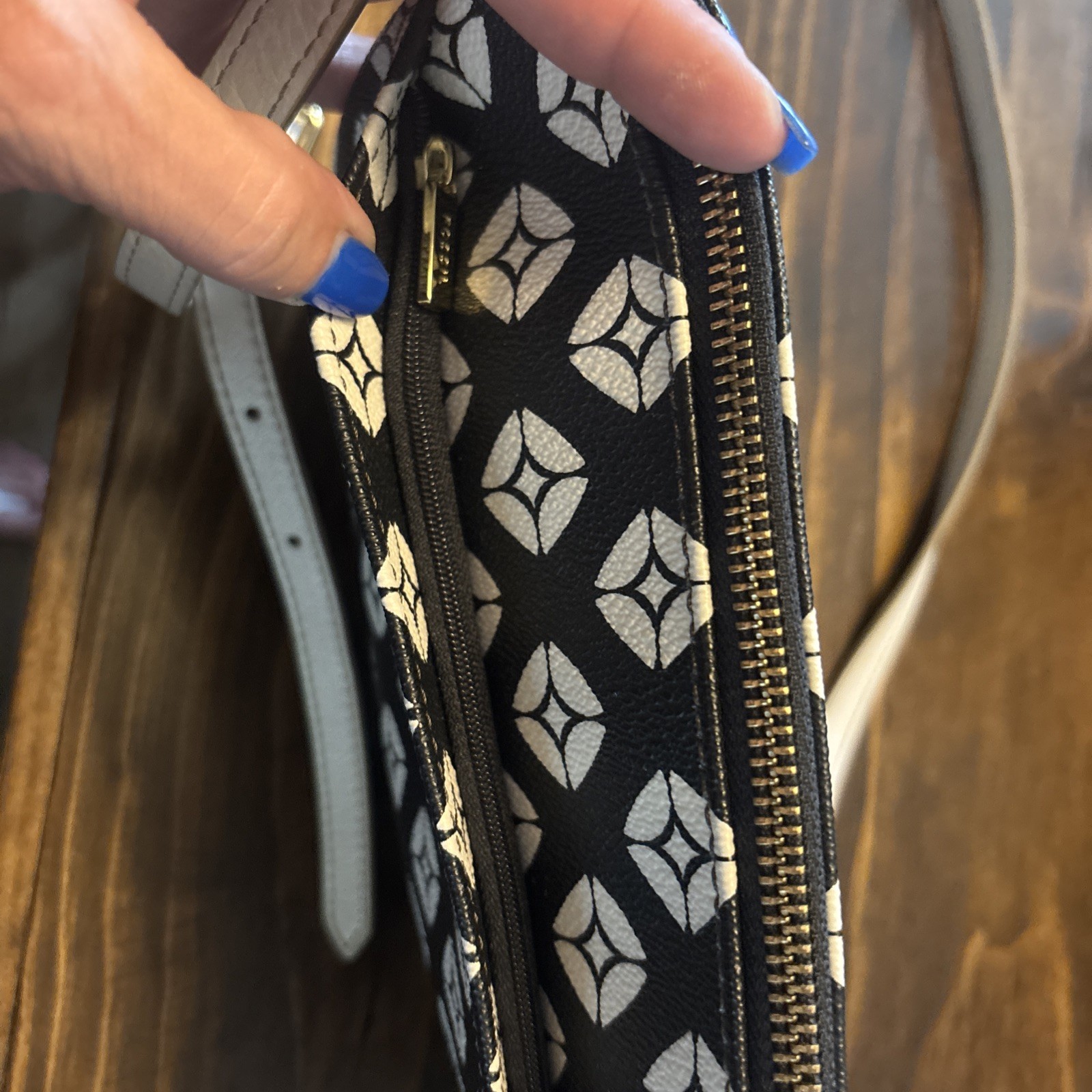 Fossil black and cream geometric print small flat crossbody purse Flat bag NWOT