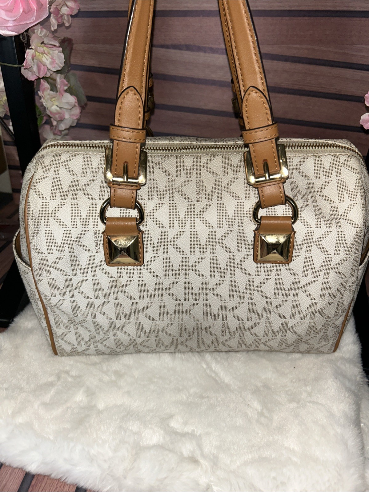 Large Michael Kors Grayson Signature Bag Cream Color Boston Shaped Gold Hardwar