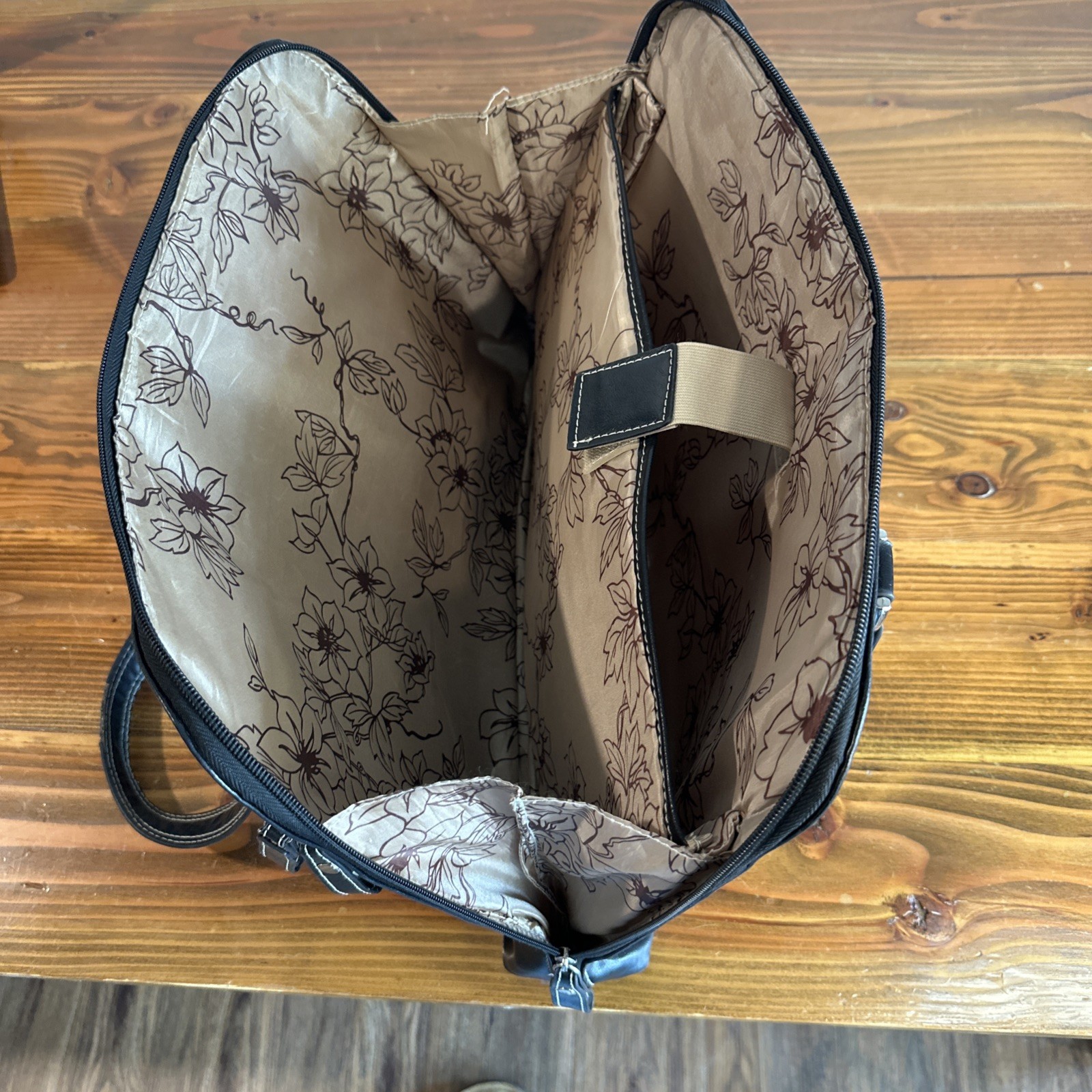 Samsonite Black Leather Zip Cushioned Laptop/Tablet Handbag