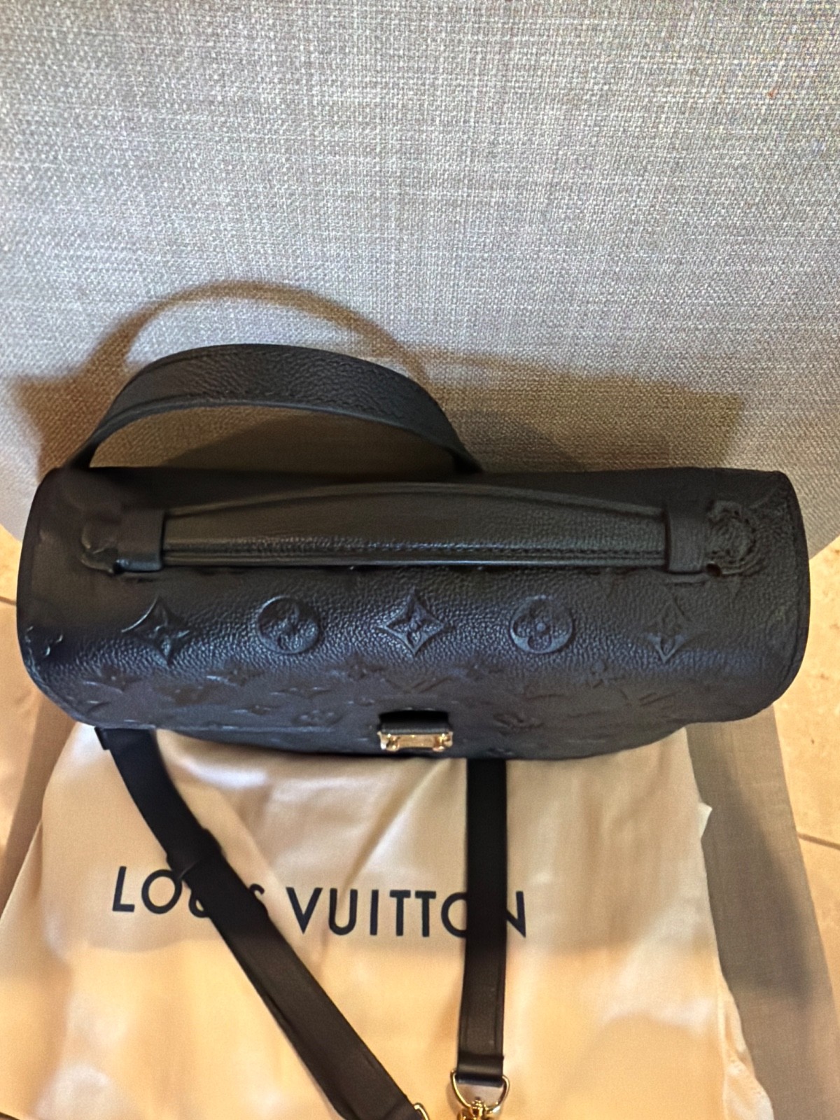 Louis Vuitton Pochette Métis Crossbody Black Leather