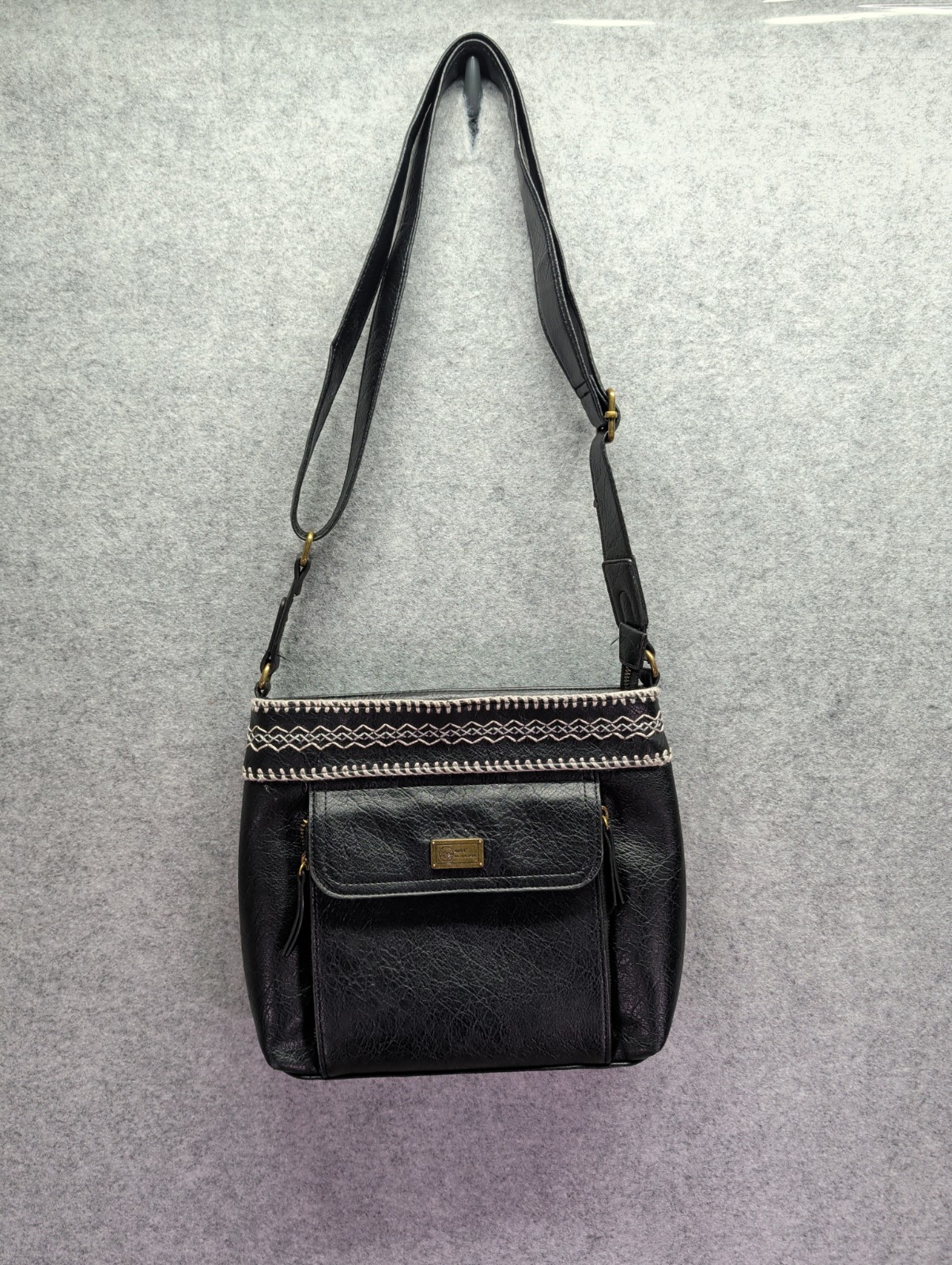 White Mountain Black Leather Zipper Adjustable Strap Travel Crossbody Bag NWT