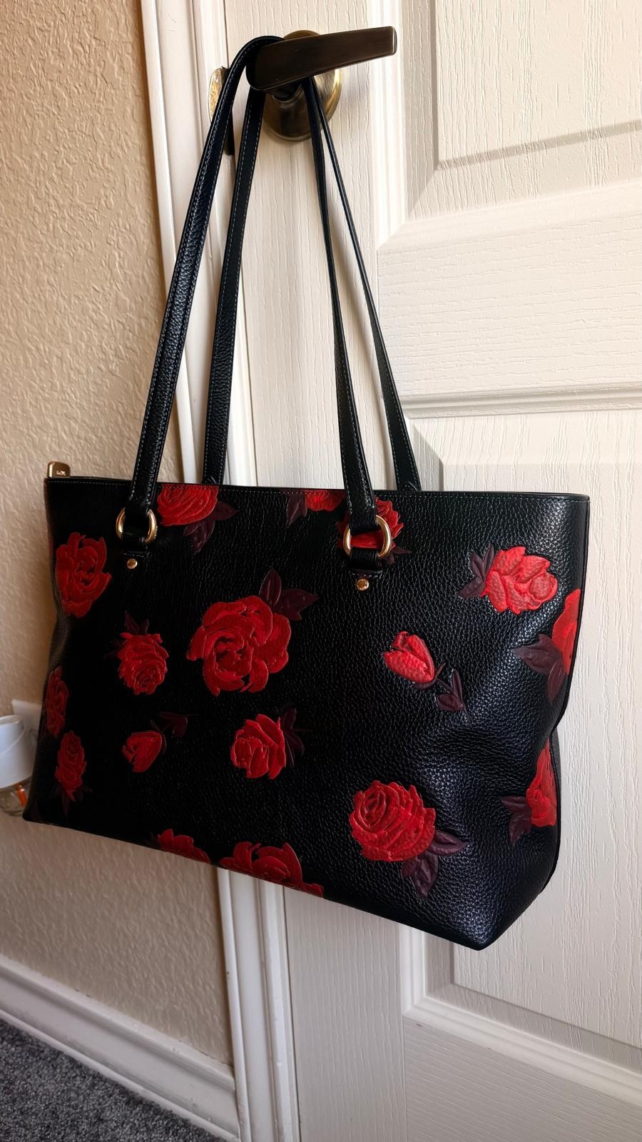NWT COACH Station Tote Bag With Floral Print CCE23 pebbled leather/Im/Black/Red