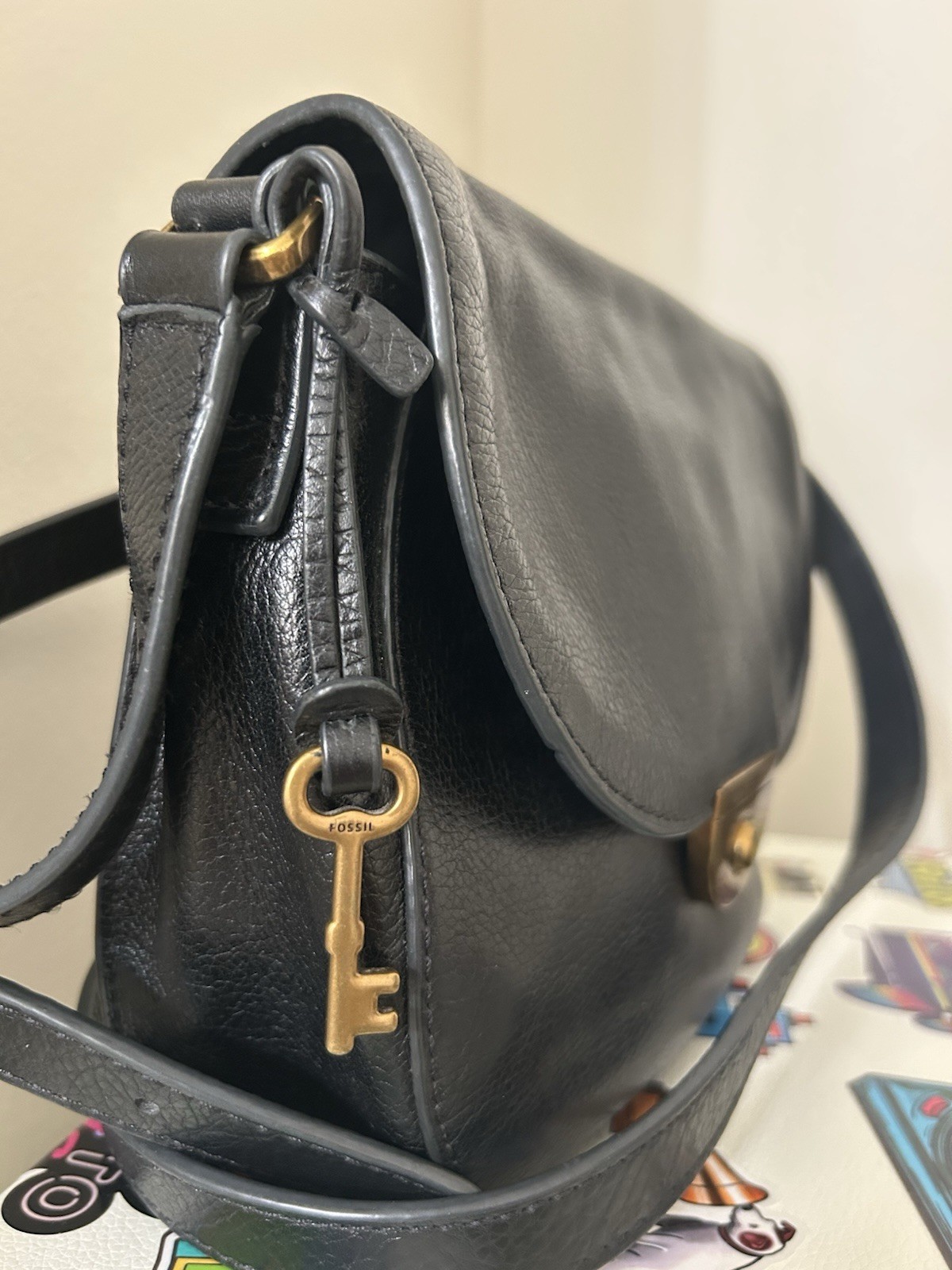 Fossil Black Crossbody Flap Magnetic Closure Gold Hardware Key Charm Pockets