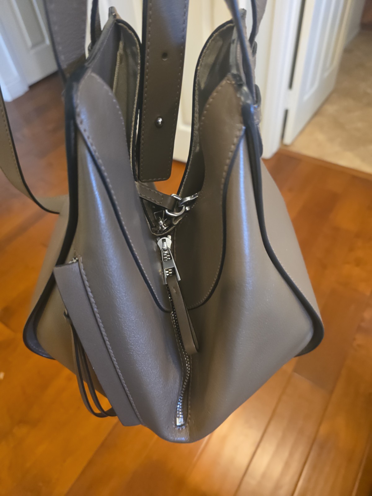 AUTHENTIC Loewe Hammock Bag Med 12x9x5 Fully Open Retail 3,400.00 At Loewe