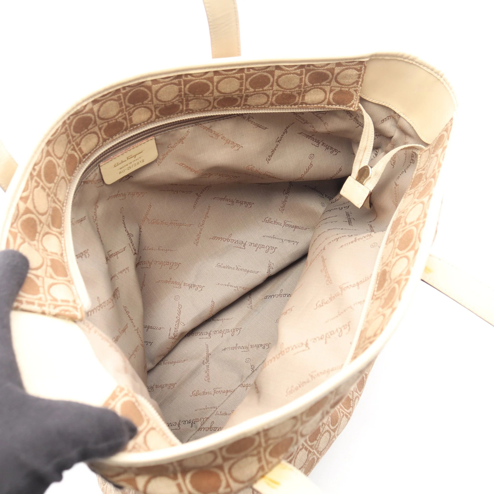 Salvatore Ferragamo Tote Bag Beige Leather #RCB4777