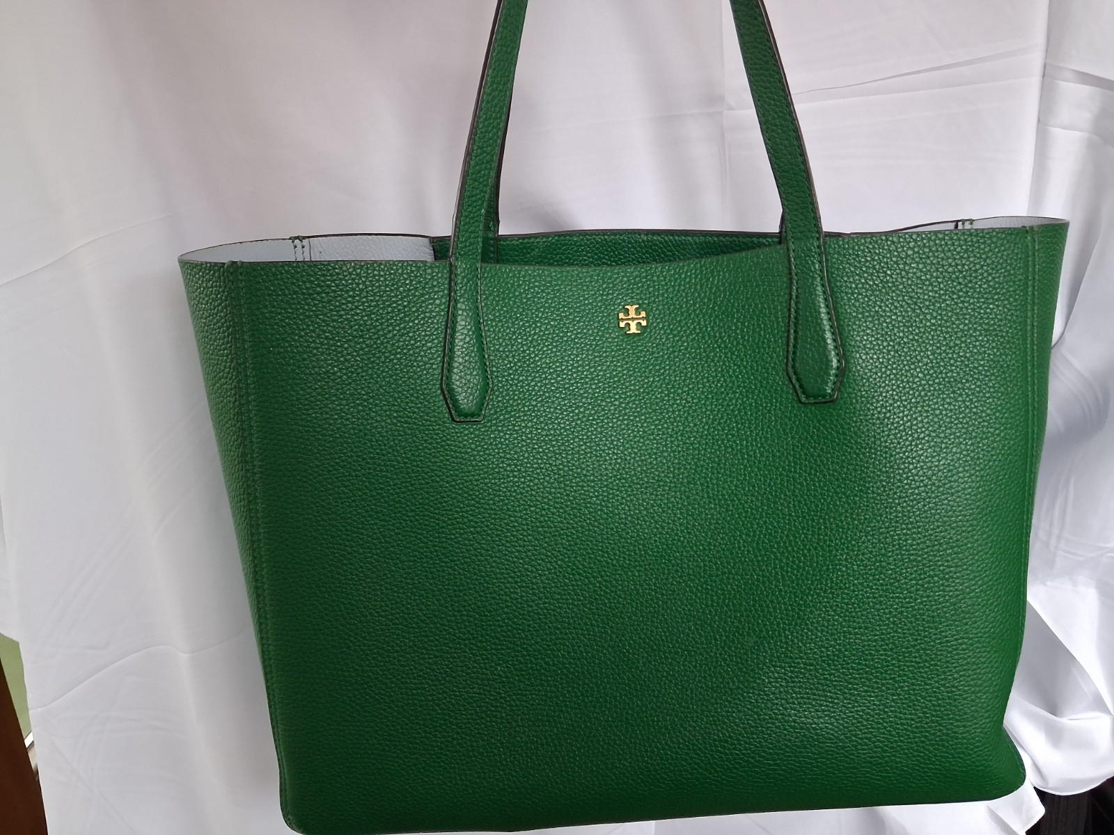 Tory Burch Green Pebbled Large Tote Double Handles Logo Bag Charm Inner Pocket