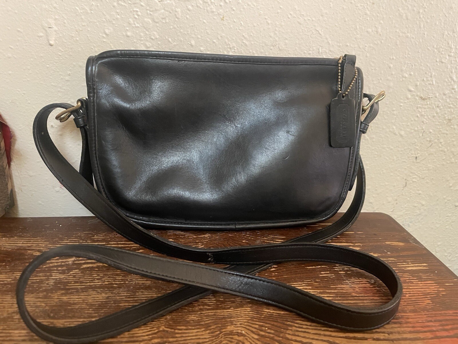 VTG COACH basic Black Bag Leather Crossbody 7×10.5×2.5” Repainted