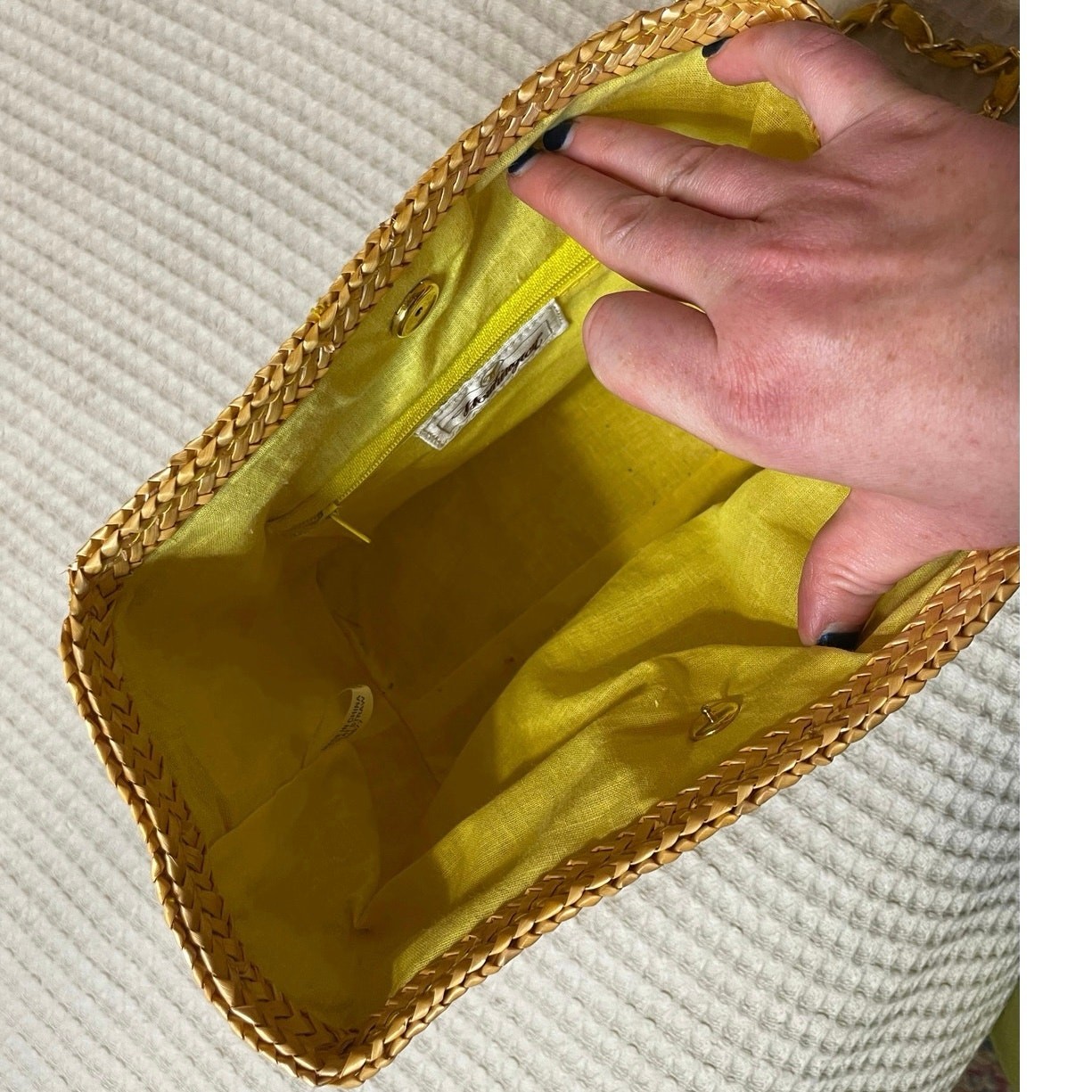 VTG Worthington Straw Bucket Bag W/ Gold Chain Strap & Bright Yellow Lining
