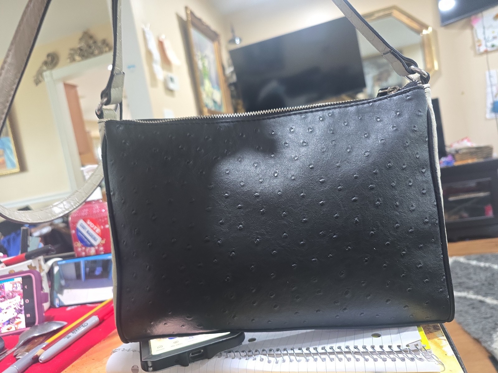 Guess Est.1981 Women Black 👛