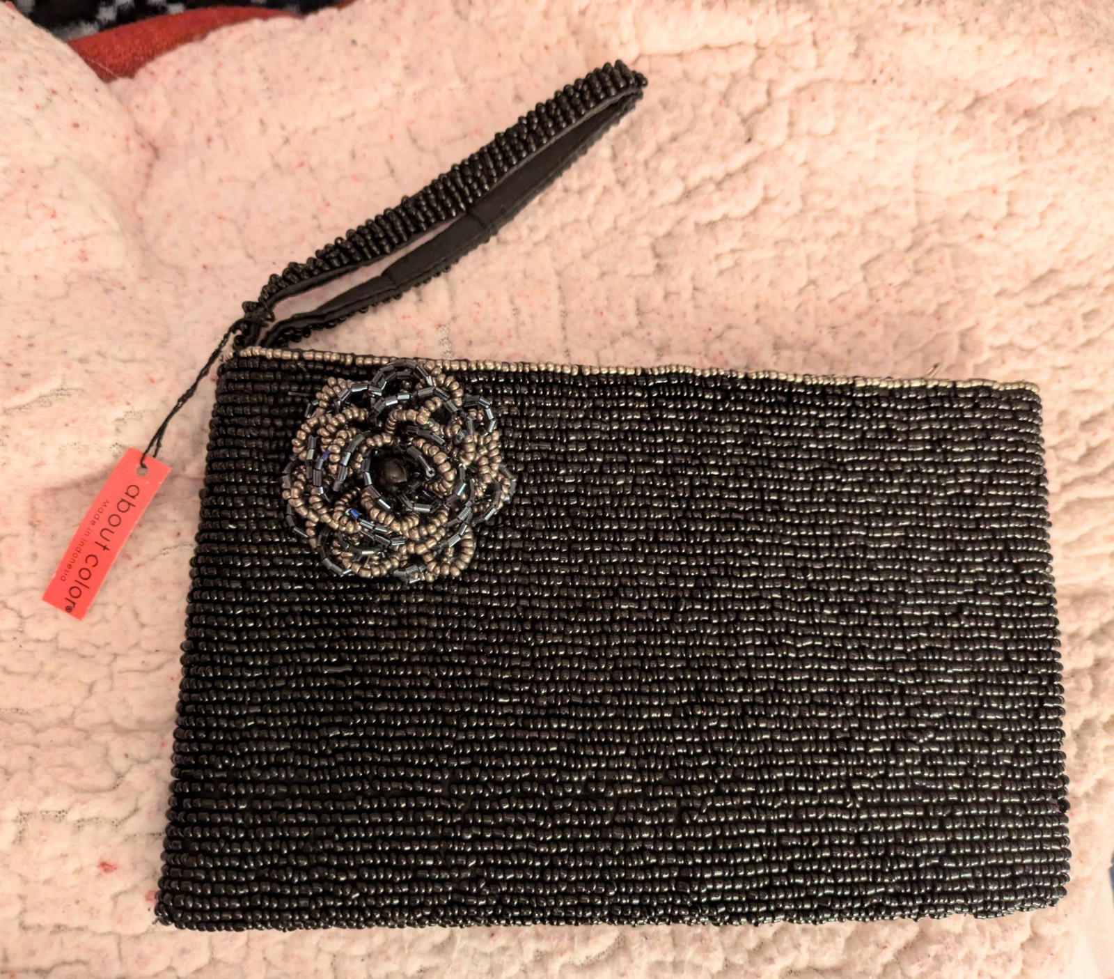 About Color Beaded Wristlet Black 7-1/2″x 4-3/4″ Beaded Flower Zip Closure NWT