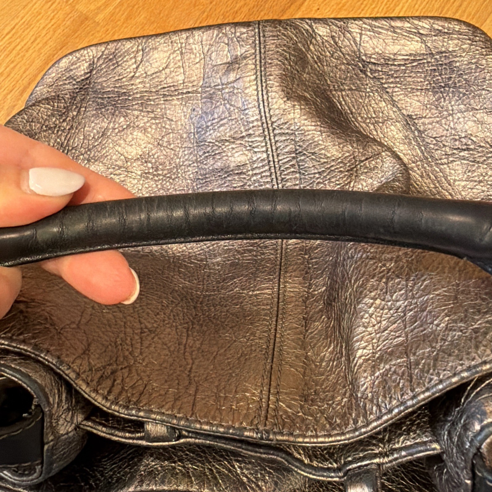 Puntotres Spain Metallic Grey Genuine Leather Bucket Purse w/ Black strap