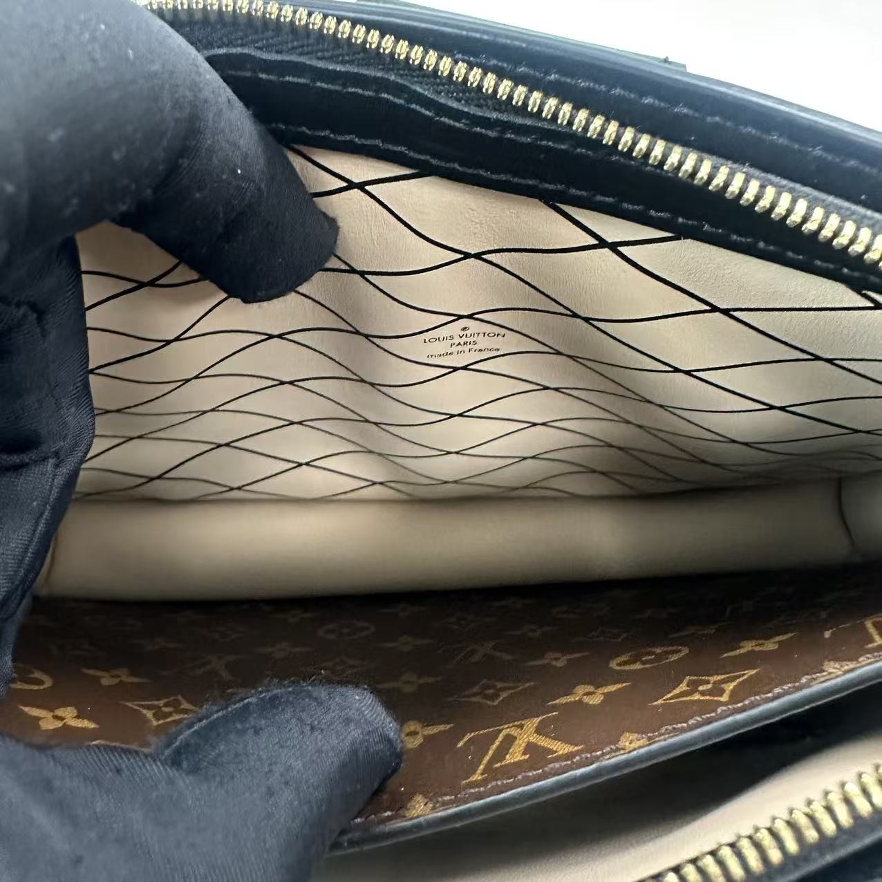 Auth Louis Vuitton Trunk Clutch Monogram Reverse Canvas Gold Crossbody Bag/