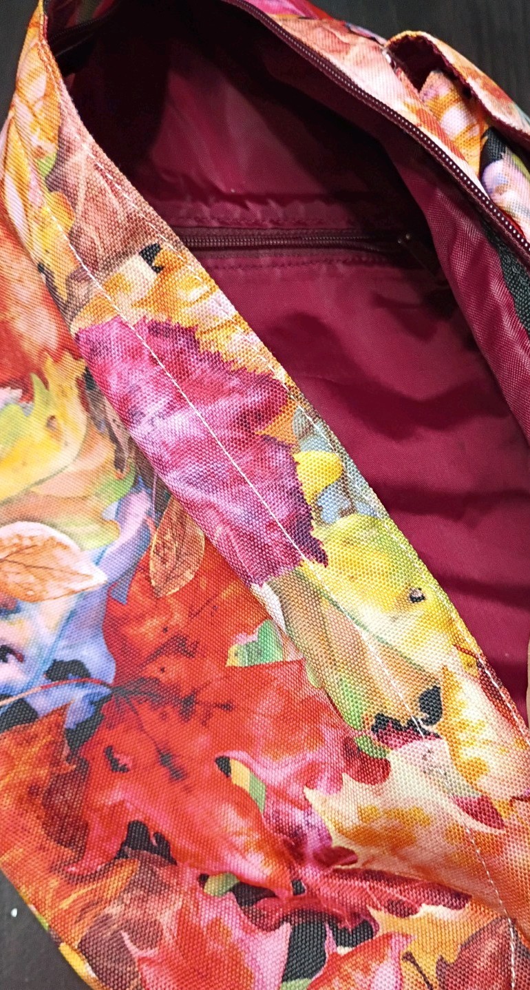 KAVU Rope Sling Crossbody Bag Leaf Me Be 10L HTF Autumn Fall Leaves Print