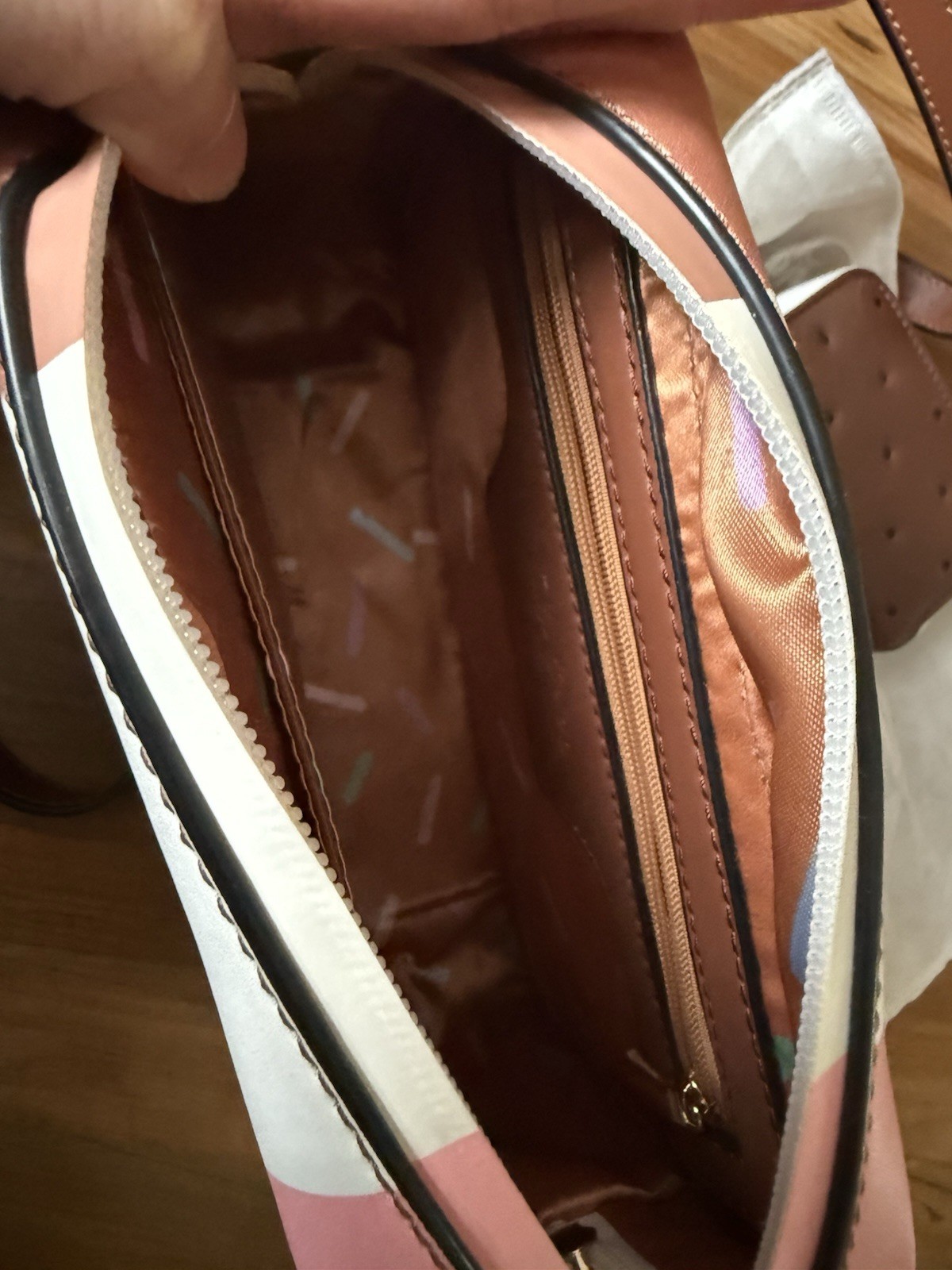 Shoe Bakery Brown Pink White Colorblock Quilted Crossbody Zip Detachable Strap