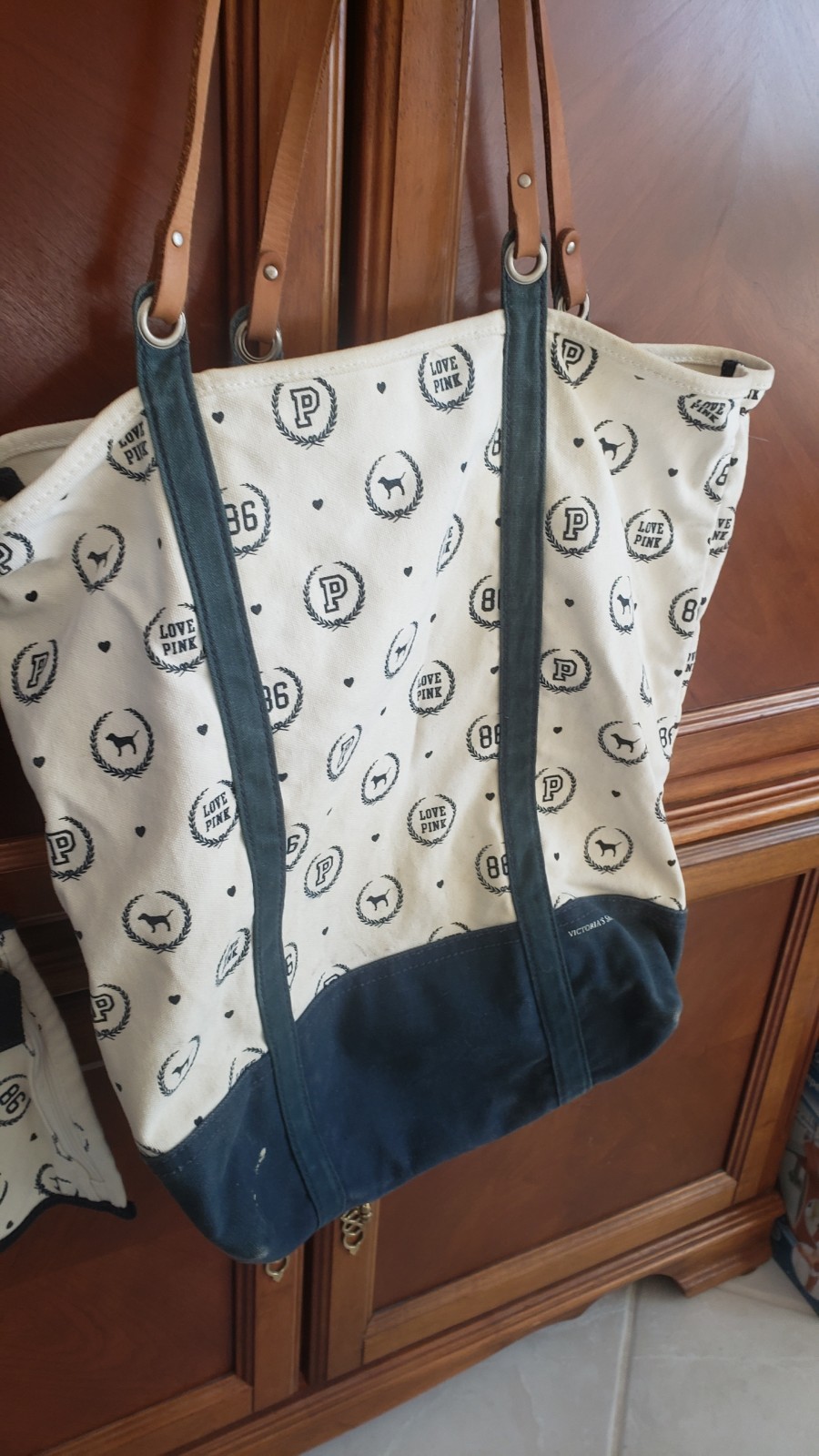 18 INCH VICTORIA SECRET Weekender Bag
